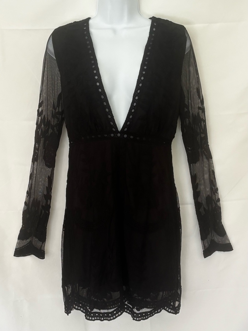 Honey Punch Black Lace Overlay Mini Dress Small
